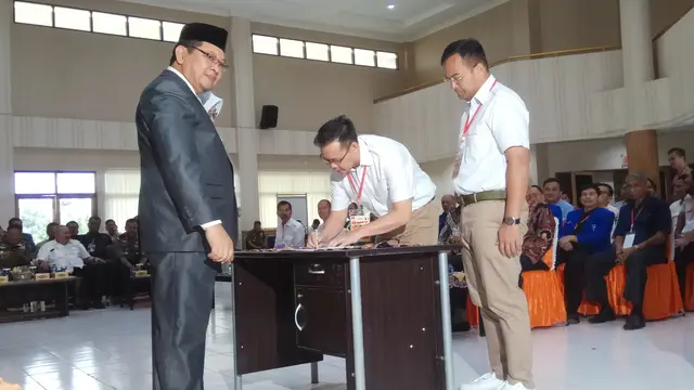 Makna Seragam Cagub-Cawagub Saat Hadiri Penetapan Pilkada Sumsel