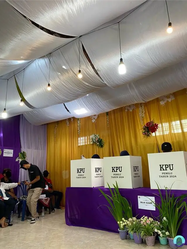 6 Foto-Foto TPS Super Unik, Berkonsep Pernikahan hingga Valentine