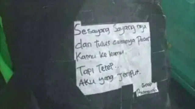 Hibur Sampai Bikin Salut Penumpang, Ini Tulisan Kocak Jaket Driver Ojol