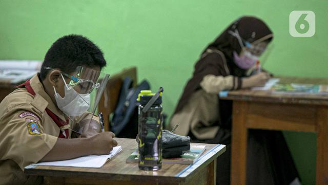 Uji coba pembelajaran tatap muka hari pertama