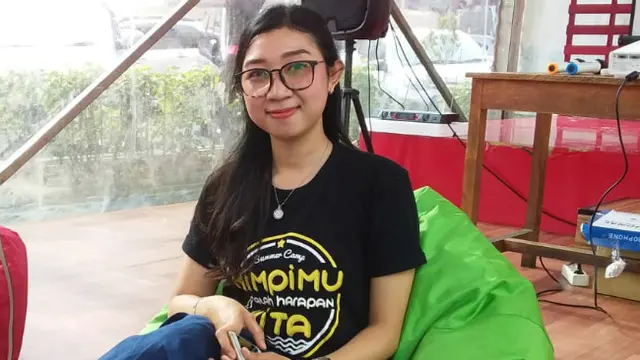 Kisah Relawan Komunitas Dinding Mendidik Anak Pedagang Pasar Manado