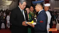 HUT TNI, SBY Beri Nasi Tumpeng kepada 3 Prajurit TNI