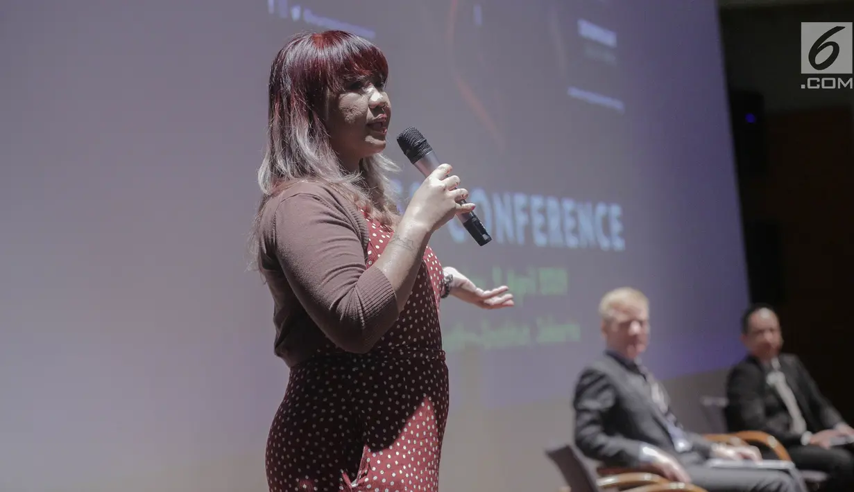 Festival Co-Director Meninaputri Wismurti memberi keterangan jelang penyelenggaraaan Europe on Screen (EOS) di Goethe-Institut Jakarta, Selasa (2/4). Europe on Screen ke-19 akan diselenggarakan di delapan kota besar di Indonesia. (Liputan6.com/Faizal Fanani)