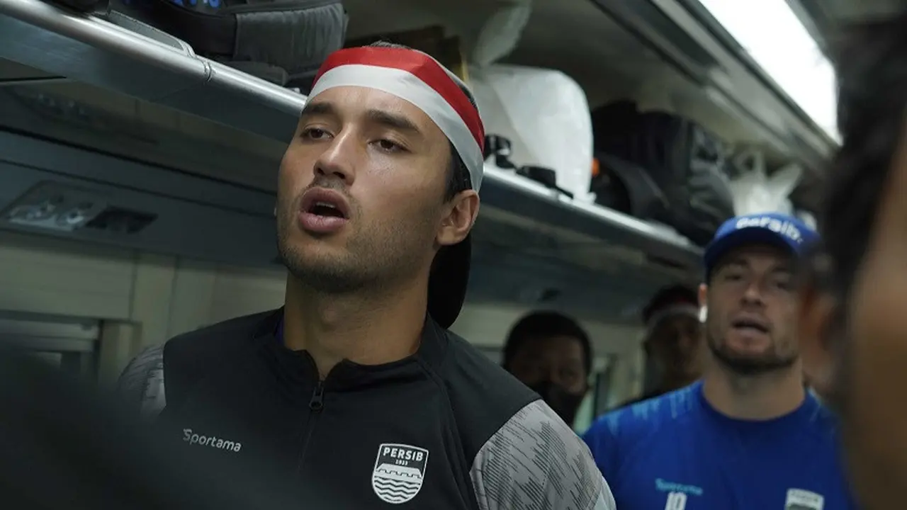 Ezra Walian
