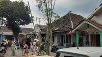Rumah warga di Desa Sukomakmur rusak akibat dihantam angin puting beliung (Istimewa)