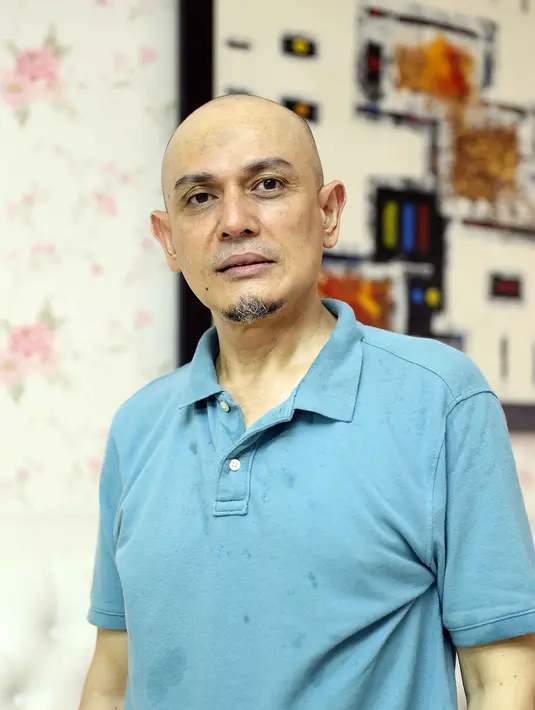 "Di film ini satu keluarga jadi pecandu narkoba, keluarganya jadi berantakan dan sampai meninggal dunia. Dulu kan pernah mengalami, jadi nggak (ada) kesulitan," kata Hengky Tornando. (Nurwahyunan/Bintang.com)