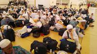 Jemaah haji Indonesia menunggu kepulangan di Bandara Jeddah (Muhammad Ali/Liputan6.com)