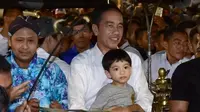Presiden Jokowi bersama Jan Ethes keliling Malioboro menggunakan Andong.