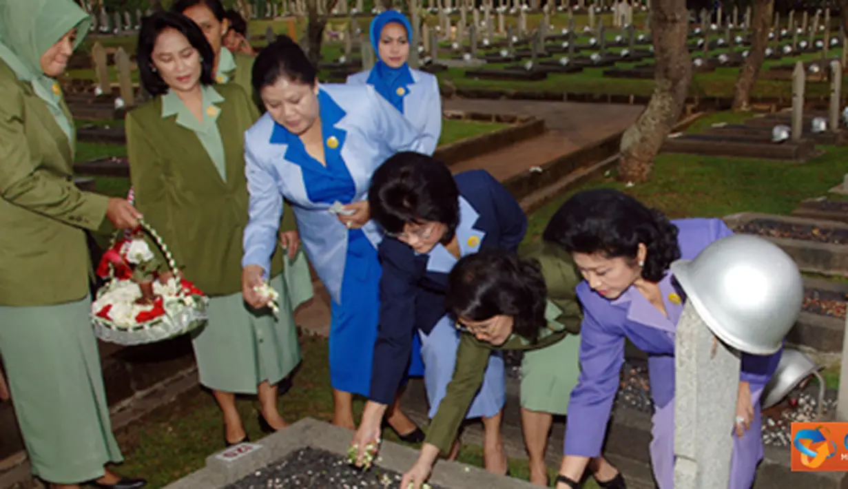 Citizen6, Kalibata: Kegiatan ziarah memiliki arti yang sangat penting, disamping sebagai penghormatan kepada para pahlawan yang telah mendarmabaktikan jiwa raganya kepada nusa dan bangsa. (Pengirim: Badarudin Bakri)
