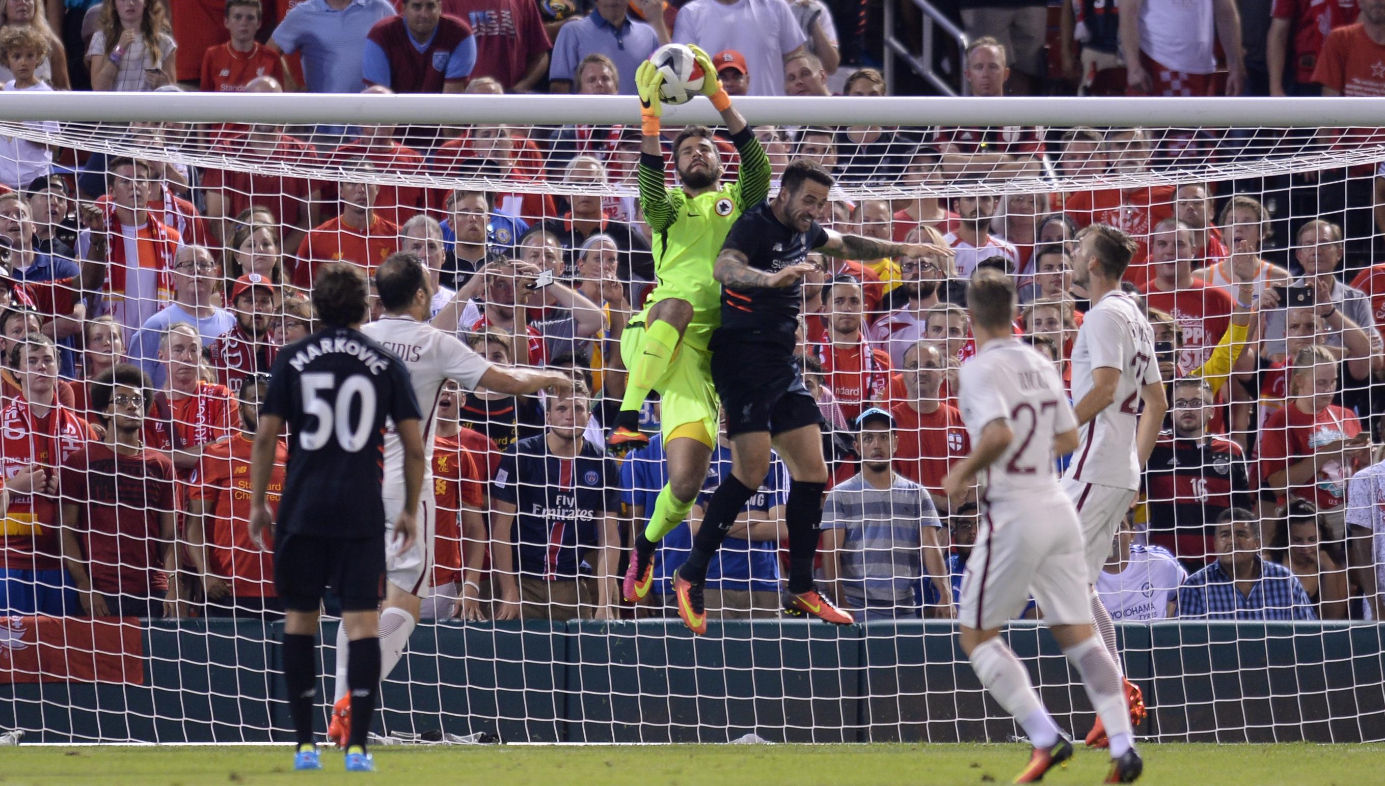 Kiper AS Roma, Alisson Becker (AFP/Michael B. Thomas)