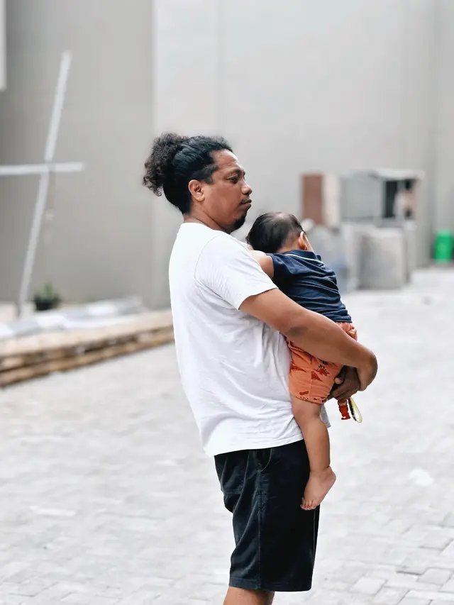 10 Potret Arie Kriting Unggah Momen Bareng Anak Ini Tuai Banyak Sorotan