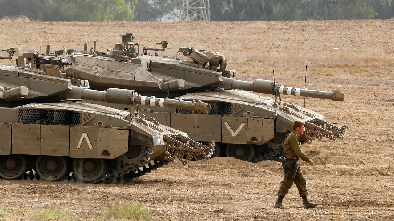 Israel Kerahkan Puluhan Tank ke Perbatasan Gaza