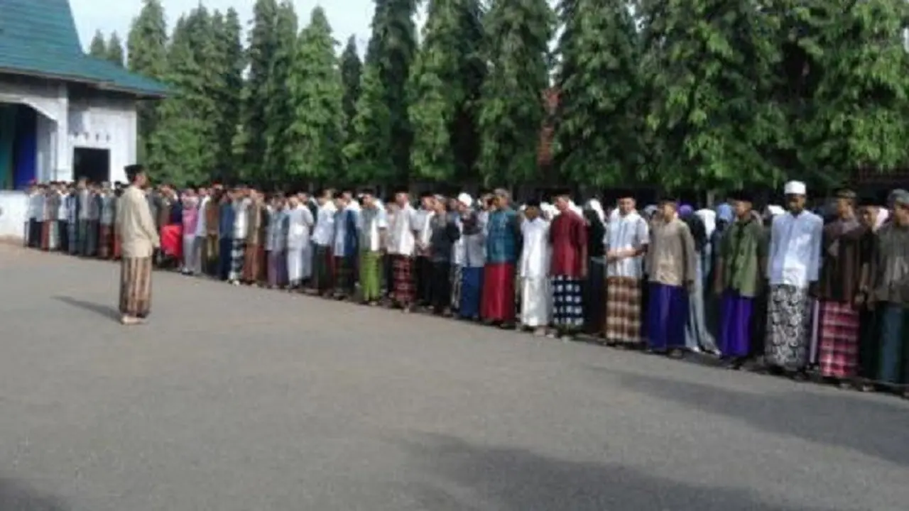 Gaya Sarung Nusantara Pegawai Pemkab Purwakarta Tiap Jumat