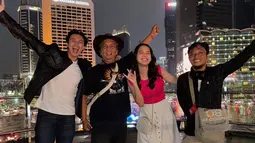 Caesar Hito sebut jika My Heart adalah keluarga dan rumah keduanya. Suami Felicya Angelista itu bersyukur diberi kesempatan untuk kembali ke layar kaca oleh sutradara Akbar Bhakti setelah dua tahun vakum. Suami Felicya Angelista itu juga menambahkan jika sinetron My Heart adalah sinetron yang paling berkesan selama perjalanan kariernya di dunia sinetron. (Liputan6.com/IG/@estapramanita)