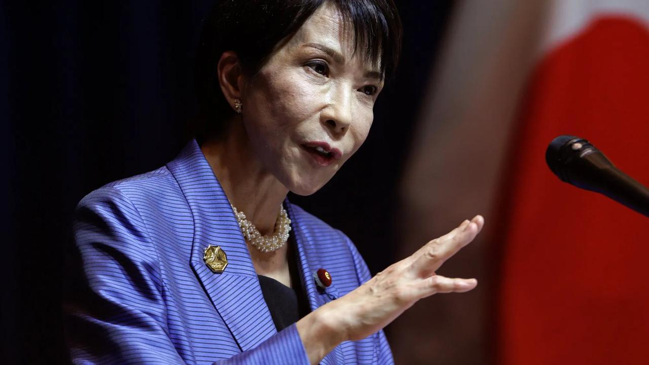 Japanese Prime Minister Sanae Takaichi Faces Historic Dilemma in the Sumo Ring