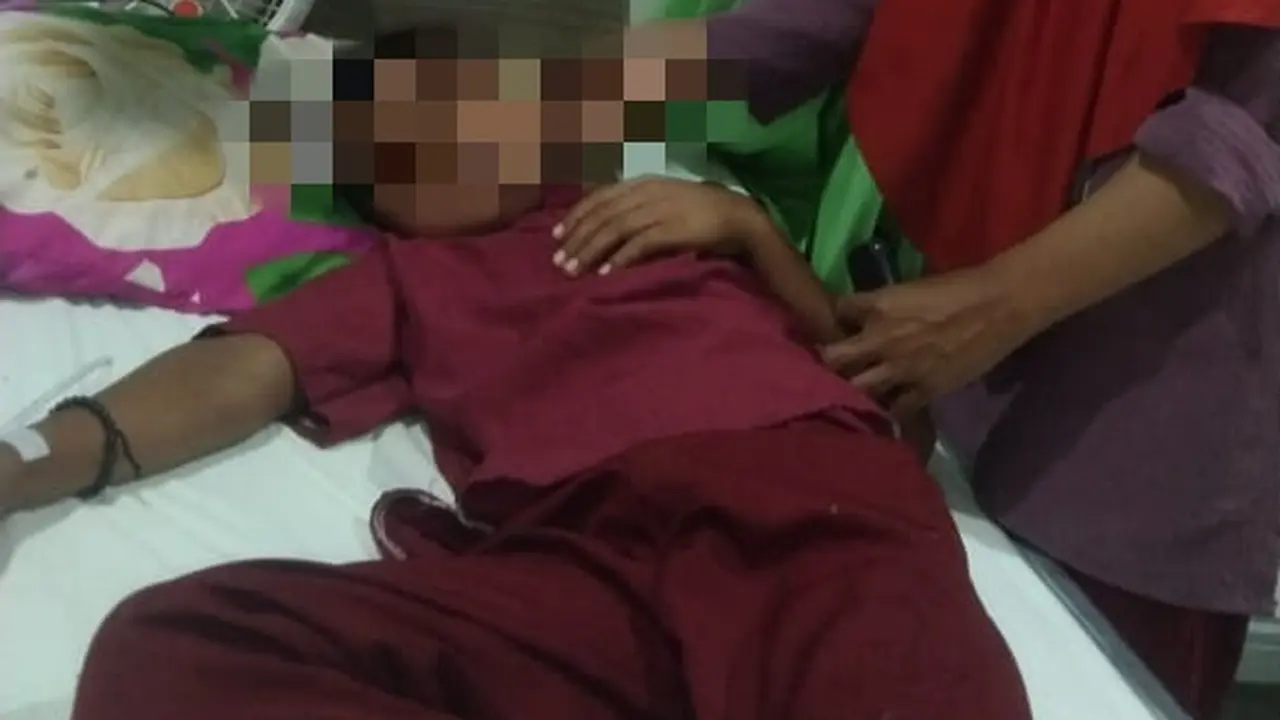 Azzan murid SD di Kota Kendari, masuk rumah sakit usai kepalanya dibenturkan ke tembok oleh orang tua siswa lainnya.
