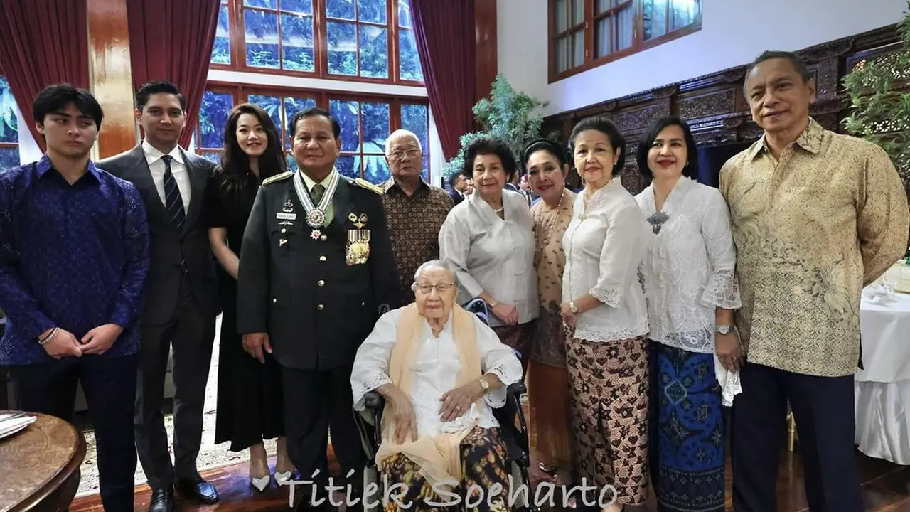 Potret Titiek Soeharto hadir di kediaman Prabowo Subianto (Sumber: Instagram/titieksoeharto)