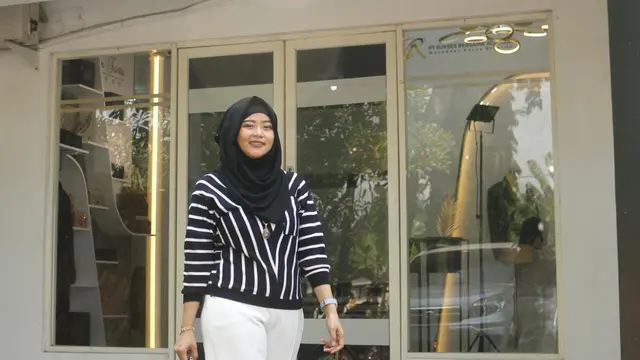 Desainer Efied Dwi Meyastutie