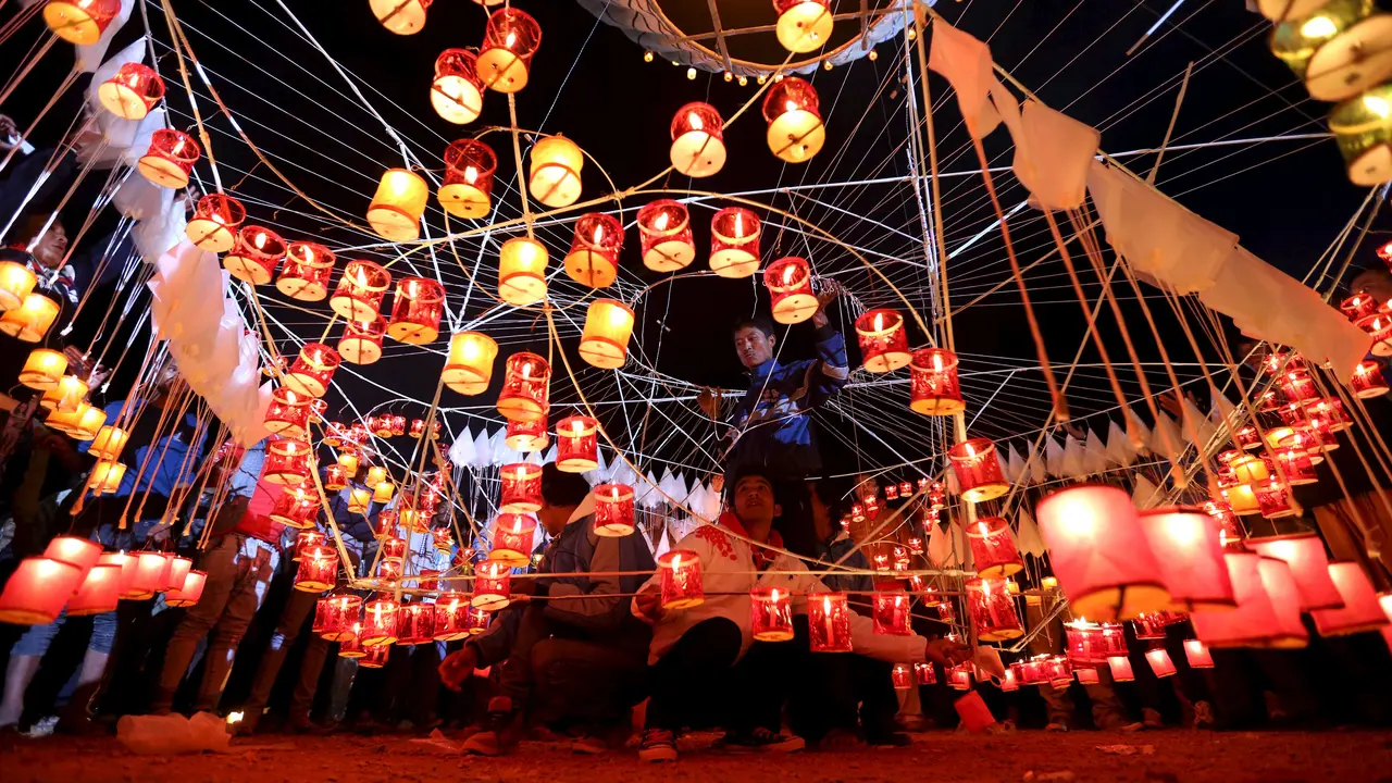 20151119-Festival-Tazaungdaing-Myanmar-Rueters