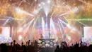 Seperti yang dilansir dari Osen, konser yang bertajuk 'EXO PLANET #4 - The EℓyXiOn [dot] itu dihadiri 66.000 penggemar. Konser ini sendiri digelar pada 13 hingga 15 Juli di Gocheok Sky Dome, Seoul. (Foto: twitter.com/weareoneEXO)