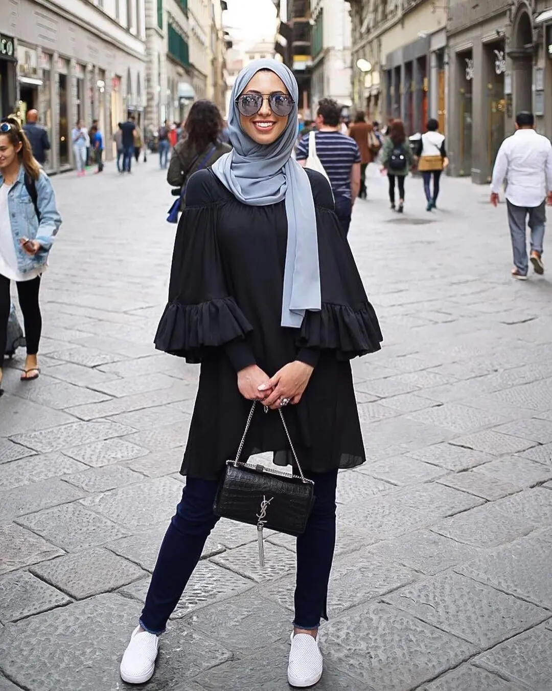 Gaya busana hijab ala hijabers. (sumber foto: @hanantehaili/instagram)