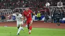 Bermain di Stadion Utama Gelora Bung Karno, Jakarta, Timnas Indonesia mendominasi sejak menit awal pertandingan. (Liputan6.com/Angga Yuniar)