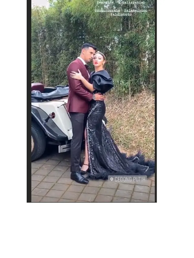 7 Potret Prewedding Ali Syakieb dan Margin Wieheerm, Romantis Banget