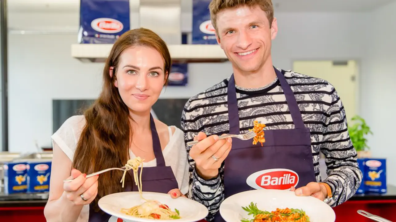 Thomas Muller dan Lisa