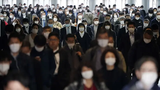 FOTO: Warga Jepang Langgar Imbauan Tetap di Rumah