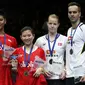 Indonesia's Debby Susanto and Praveen Jordan pose with Denmark's Christinna Pedersen and Joachim Fischer Nielsen after the mixed doubles final Action Images via Reuters / Andrew Boyers