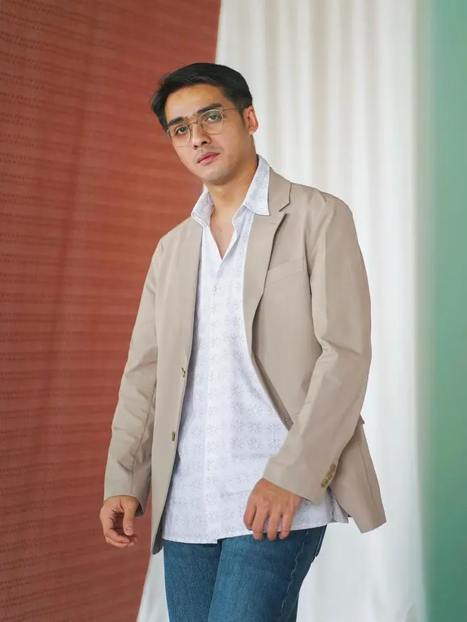 6 Potret Transformasi Ricky Harun, dari Kecil hingga Jadi Komisaris