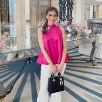 Pengacara kondang Hotman Paris bakal menggelar hajatan besar. Putra bungsunya, Fritz Hutapea akan menikahi pujaan hatinya, Chen Giovani Soetanto. [Foto: IG/chengiovanis].