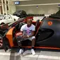 Baru-baru ini, Floyd Mayweather kembali membeli sebuah supercar eksotis, Bugatti Veyron Grand Sport Vitesse. 