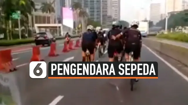 VIDEO: Viraal Aksi Nyeleneh Pesepeda di Jalan Sudirman Jakarta