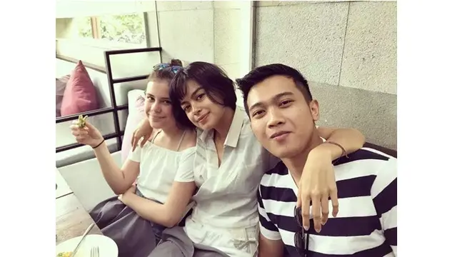 6 Potret Kedekatan Eva Celia dan Manuella Aziza Sejak Kecil, Putri Sophia Latjuba