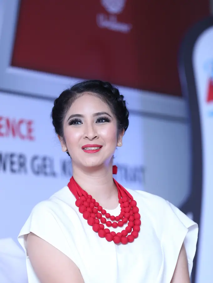 [Bintang] Novita Angie