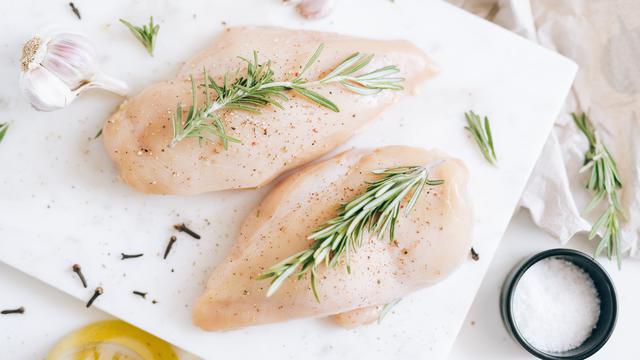 Ilustrasi daging ayam, cara membuat nugget