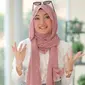 Ini cara memakai pashmina untuk gaya hijab cantik.