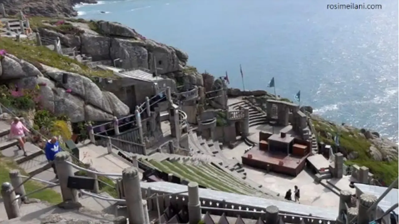 Pesona Minack Theatre, Tempat Pertunjukan di Tebing Pinggir Laut