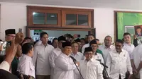 Ketua Umum Partai Gerindra Prabowo Subianto dan Ketua Umum PKB Muhaimin Iskandar meresmikan sekretariat bersama pada Senin (23/1/2023). (Liputan6.com/ Delvira Hutabarat)