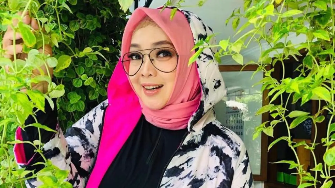 [Fimela] Rina Gunawan