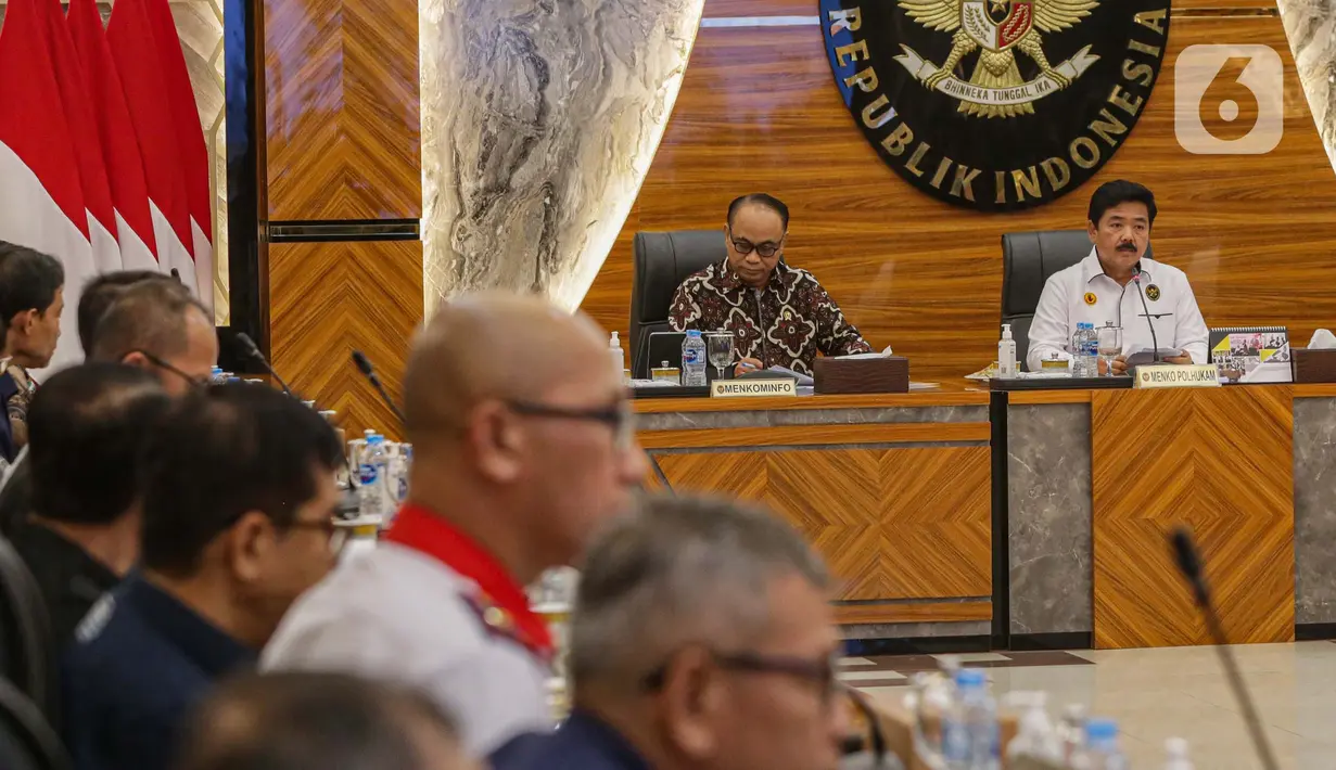Dan yang ketiga, Satgas Pemberantasan Judi Online bakal menutup pelayanan pembayaran online di mini market. (Liputan6.com/Angga Yuniar)