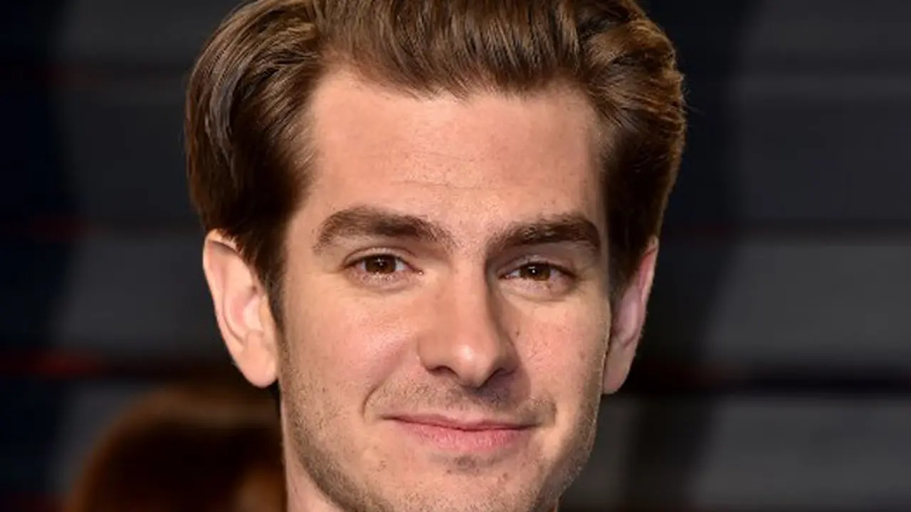 [Bintang] Andrew Garfield