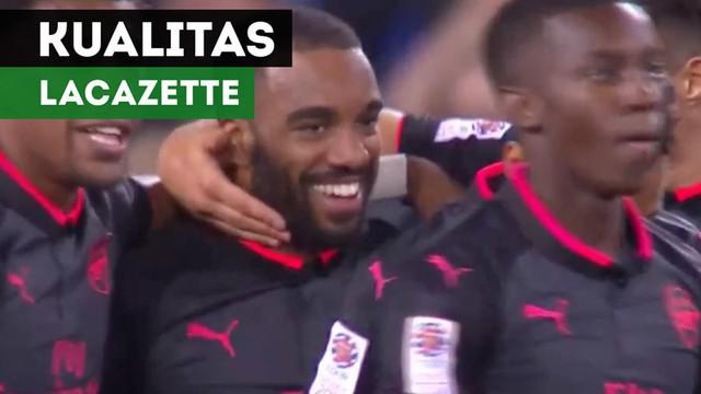 Berita video striker anyar Alexandre Lacazette langsung menunjukkan kualitasnya untuk Arsenal pada laga perdananya.