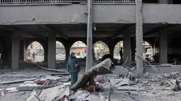Militer Israel secara sistematis terus menyerang fasilitas sipil, termasuk rumah sakit dan sekolah, dalam perang yang sedang berlangsung di Jalur Gaza. (Omar AL-QATTAA/AFP)
