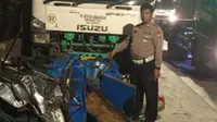 Kecelakaan Beruntun 4 Kendaraan di Cilincing Jakut, Bajaj Ringsek Terjepit Truk