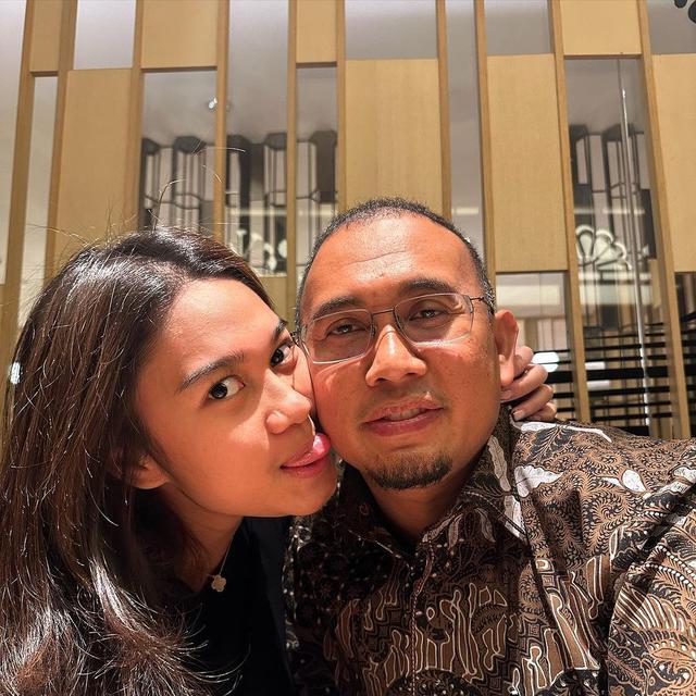 Anaknya Menikah di Usia 19 Tahun, Ini 6 Potret Andre Rosiade dan Azizah Salsha