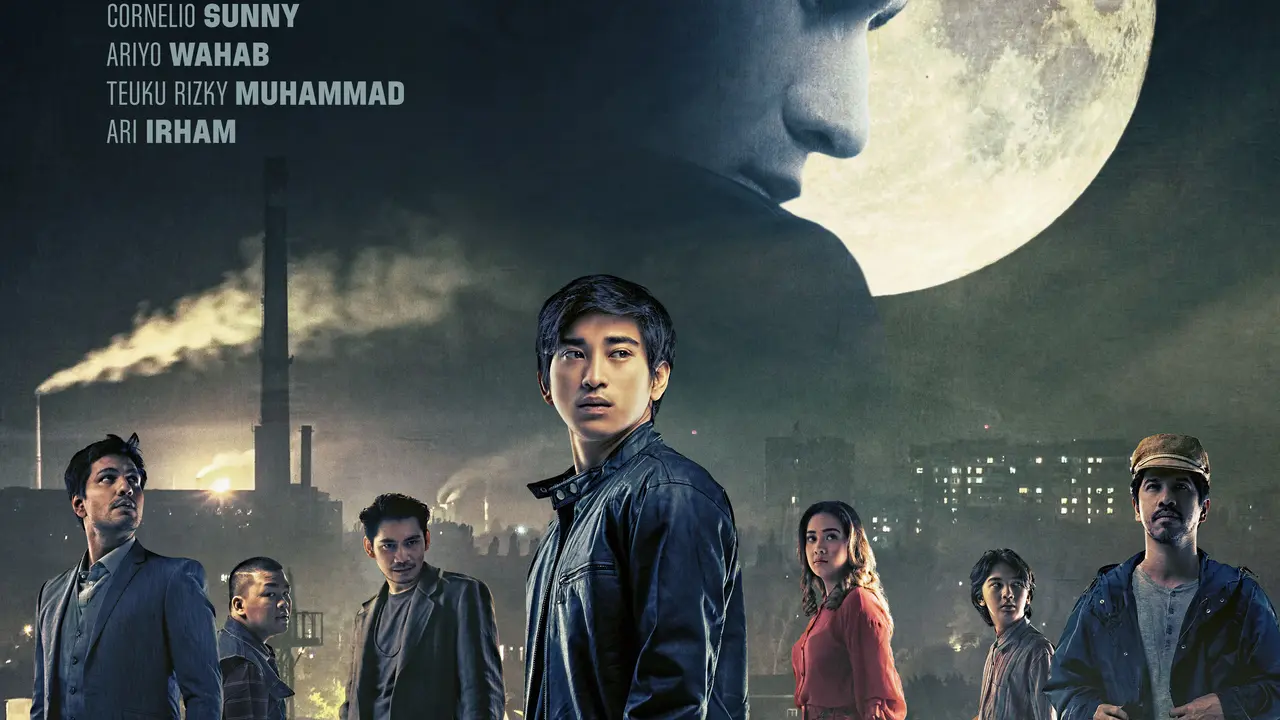 Poster Film Rembulan Tenggelam di Wajahmu