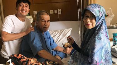 Irfan Hakim Panik Dengar Kondisi Ayahnya Menurun News Entertainment Fimela Com
