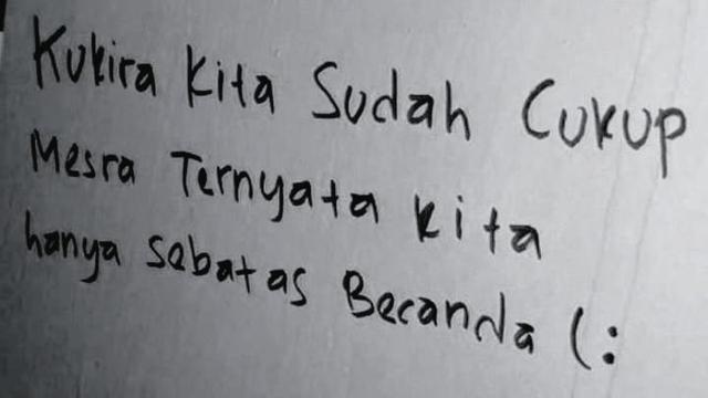 7 Coretan Curhat Galau di Tembok Ini Bikin Terharu